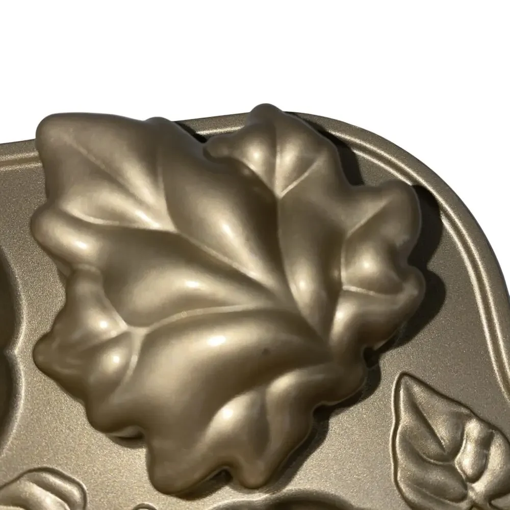 Williams Sonoma Gold Mini Cake Pan Acorn Leaf Fall Bakeware Nonstick Mold